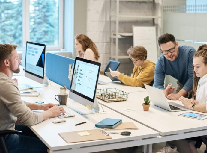 pexels-fauxels-3184357